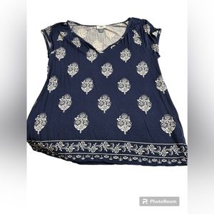Old Navy Brand women’s blue and white top